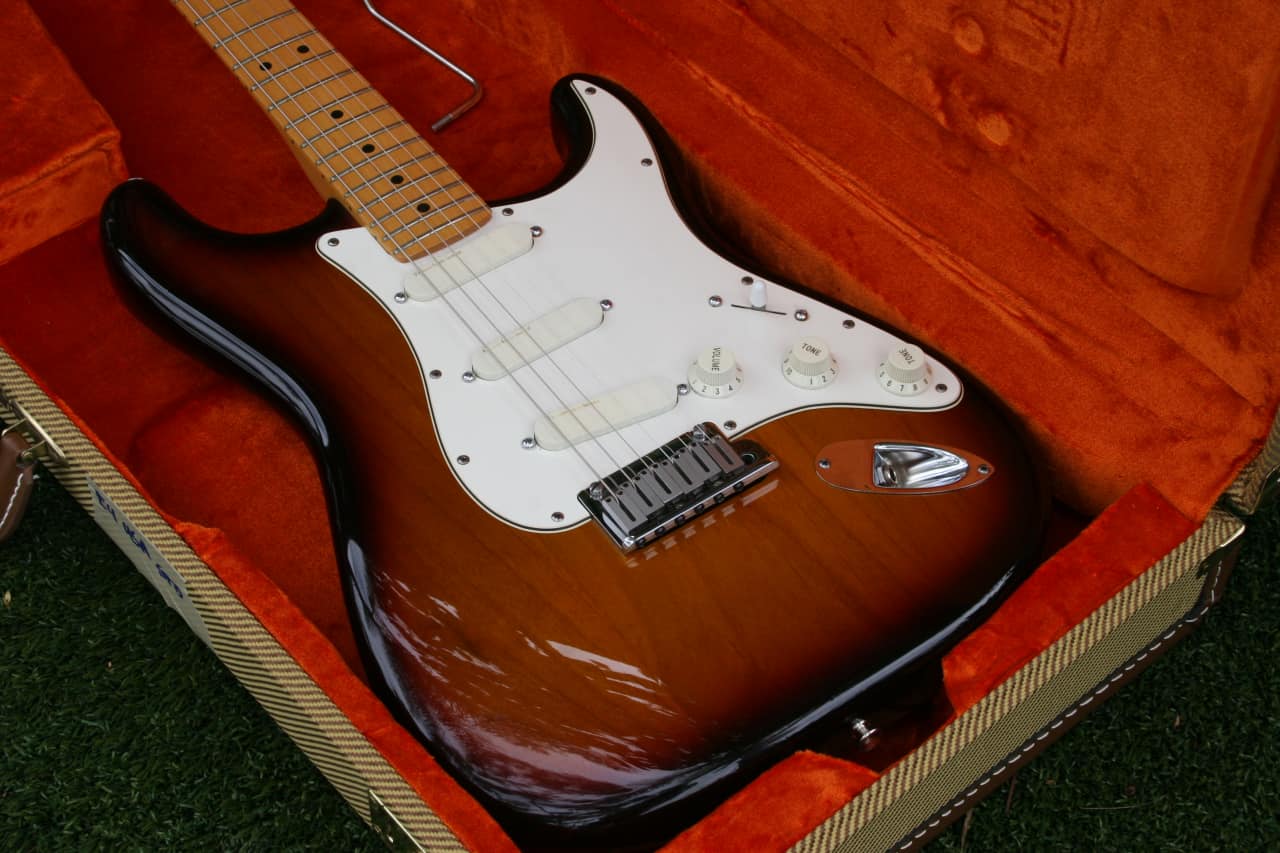 dating fender stratocaster by erial number